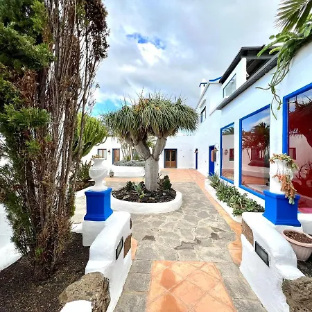 Only Adults With Breakfast Included, Freewifi, Shared Pool, Ocean View In Yaiza *