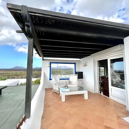 Only Adults With Breakfast Included, Freewifi, Shared Pool, Ocean View In Yaiza