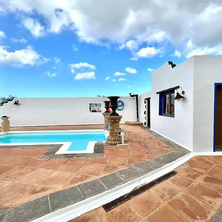 Only Adults With Breakfast Included, Freewifi, Shared Pool, Ocean View In Yaiza