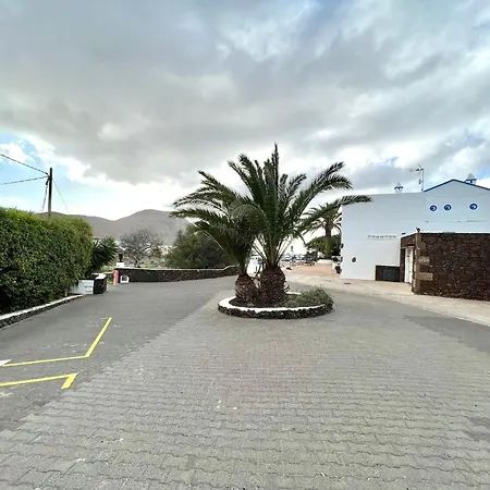 Only Adults With Breakfast Included, Freewifi, Shared Pool, Ocean View In Yaiza * Yaiza (Lanzarote)